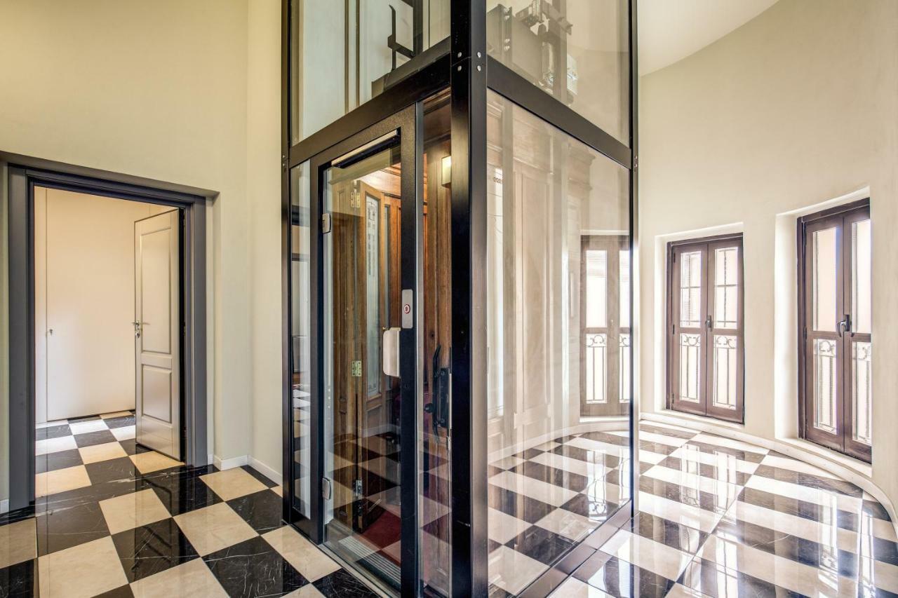 Luxurious In * Mailand